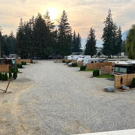 Paradise Motel Sicamous Exterior foto